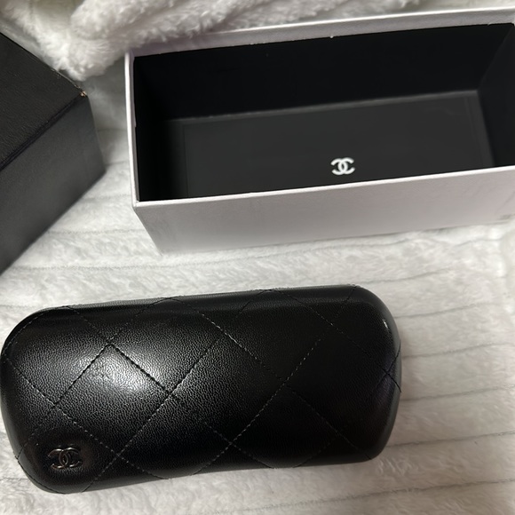 Chanel Sunglasses GIVEAWAY SALE - Picture 3 of 9